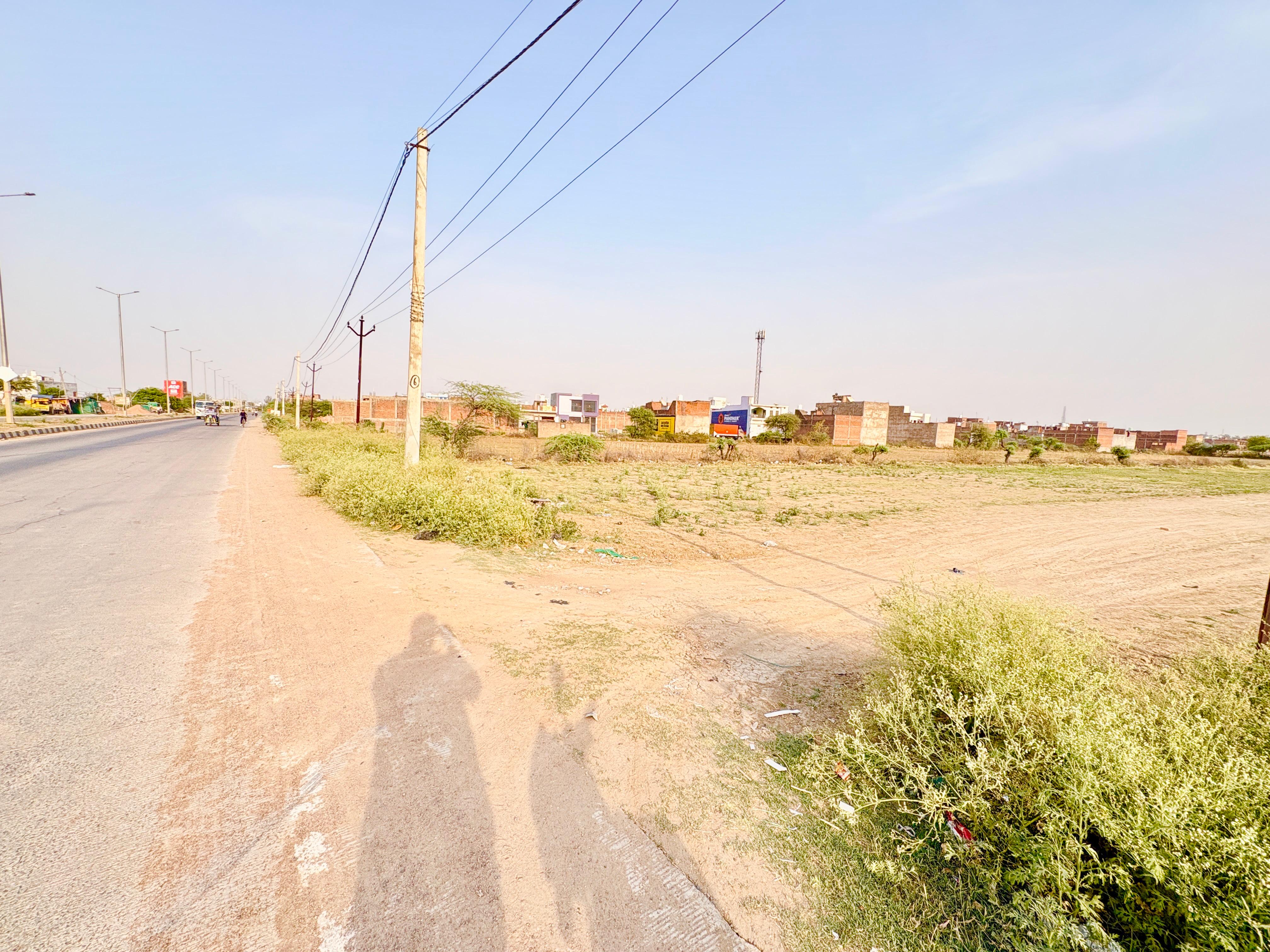 40 फीट रास्ता पर कमर्शियल प्लॉट 