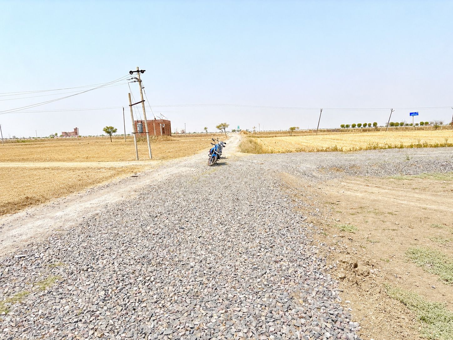 📍 कानपुर-झांसी हाईवे के पास प्रीमियम प्लॉट 30 फिट रास्ता पर 