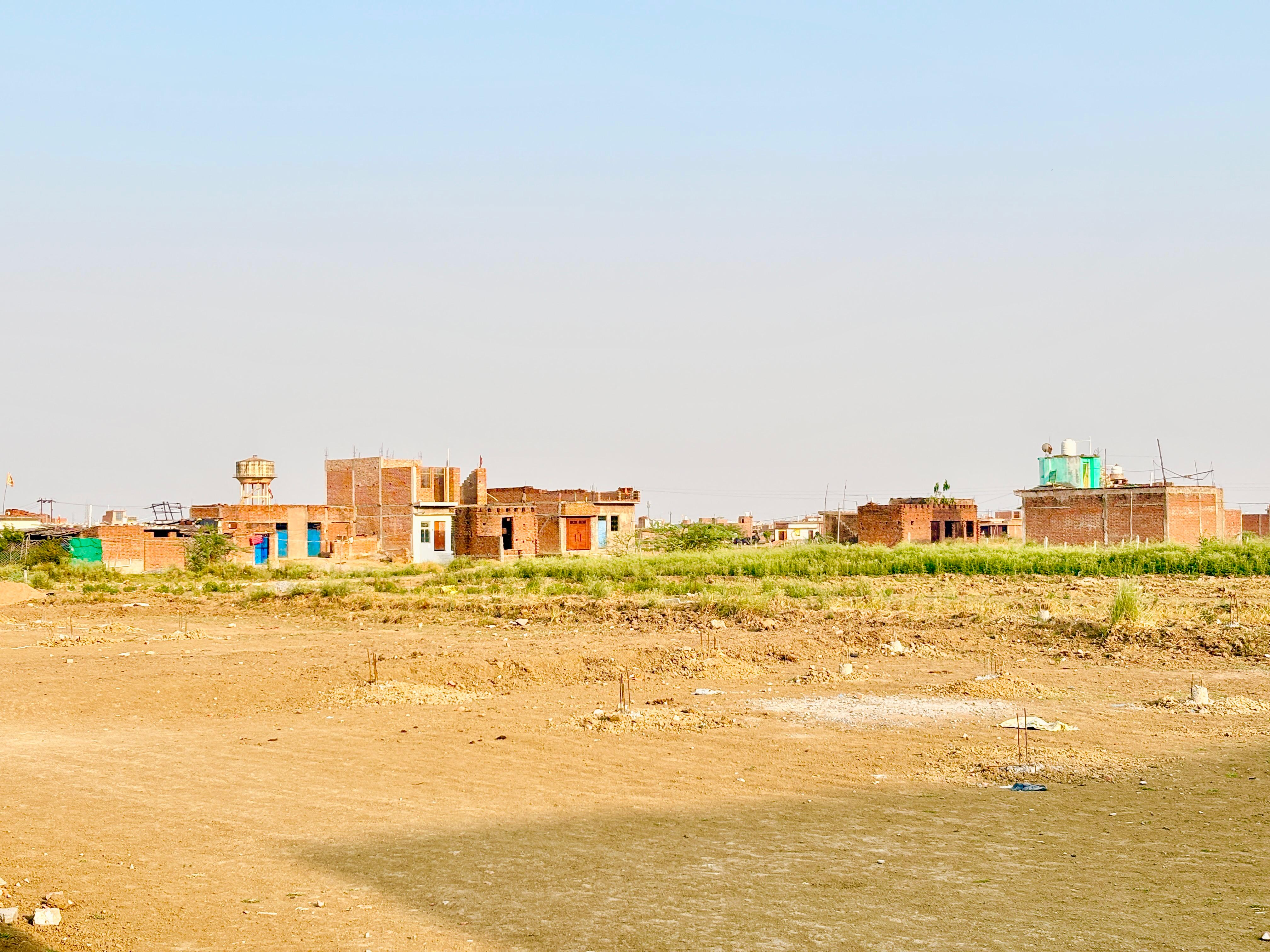 न्यू उमरार खेरा में 25X40 sqft का प्लॉट 