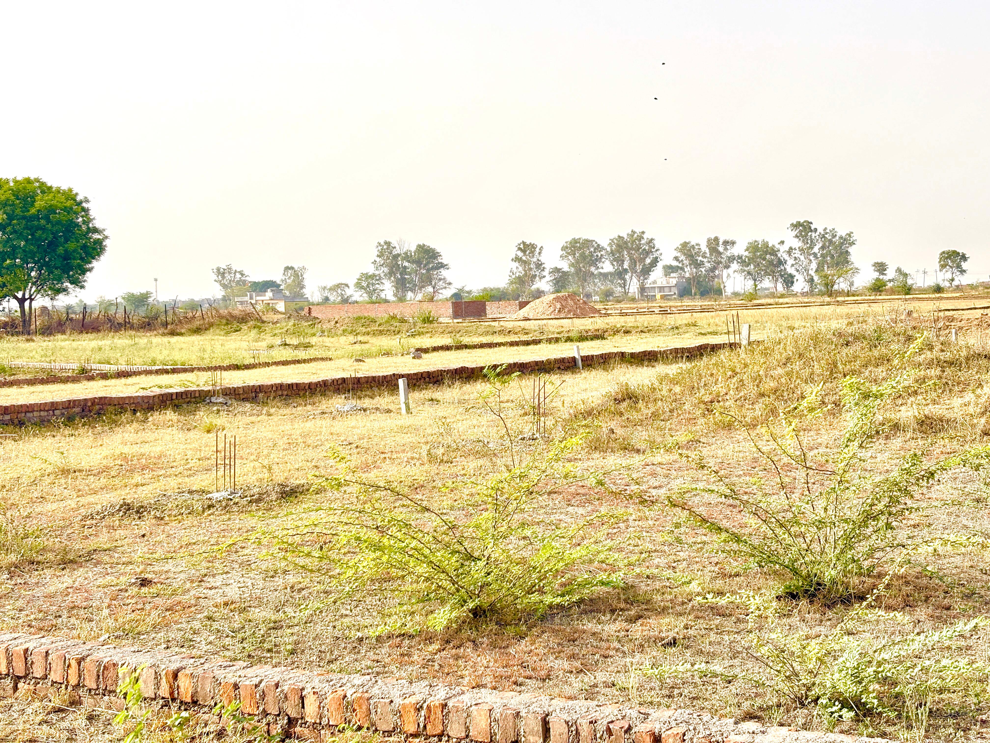 इन्वेस्टमेंट के लिए बेहतरीन 30X35 फीट का प्लॉट 