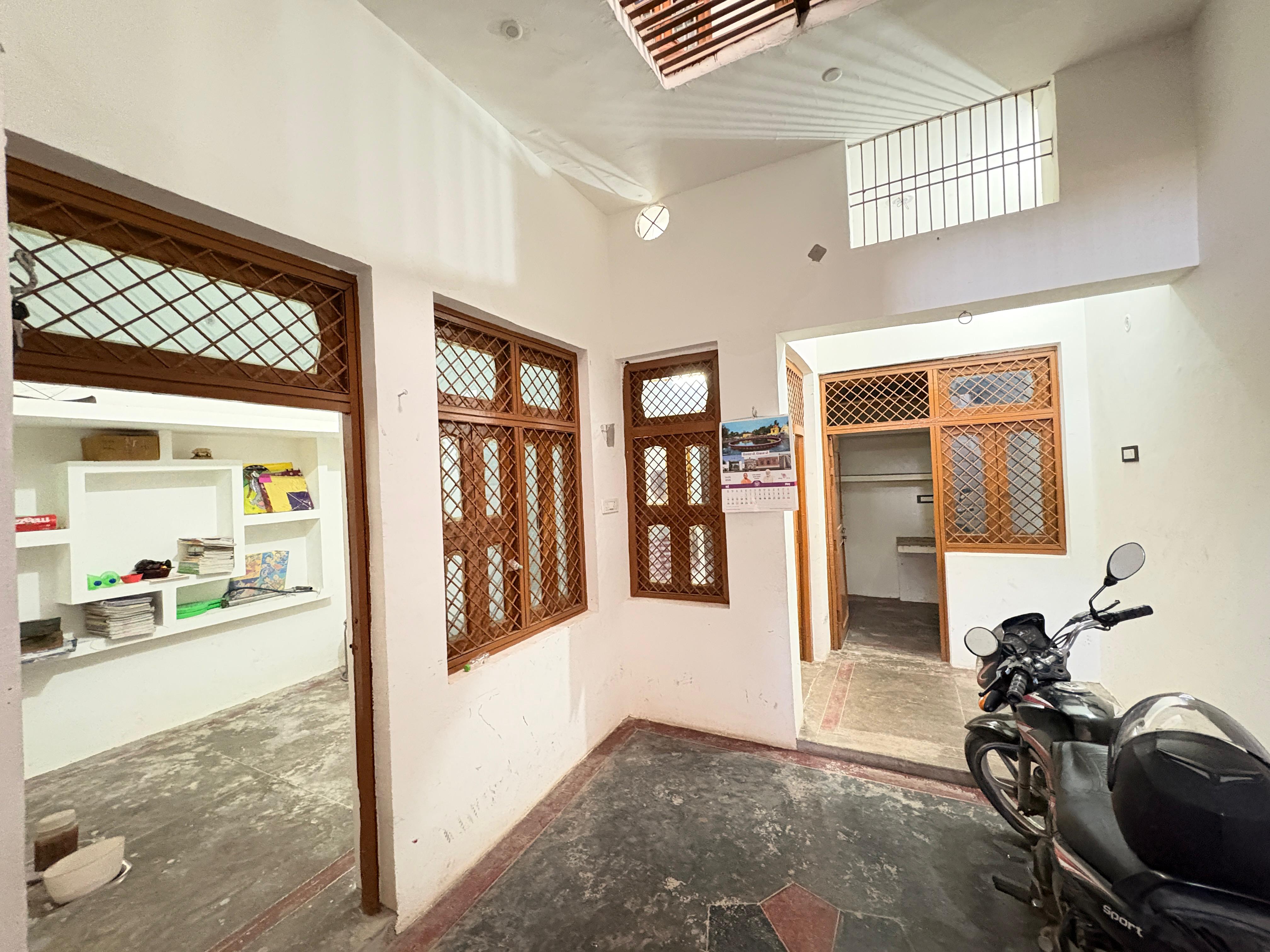 फैमिली के लिए 2 रूम रेंट के लिए 