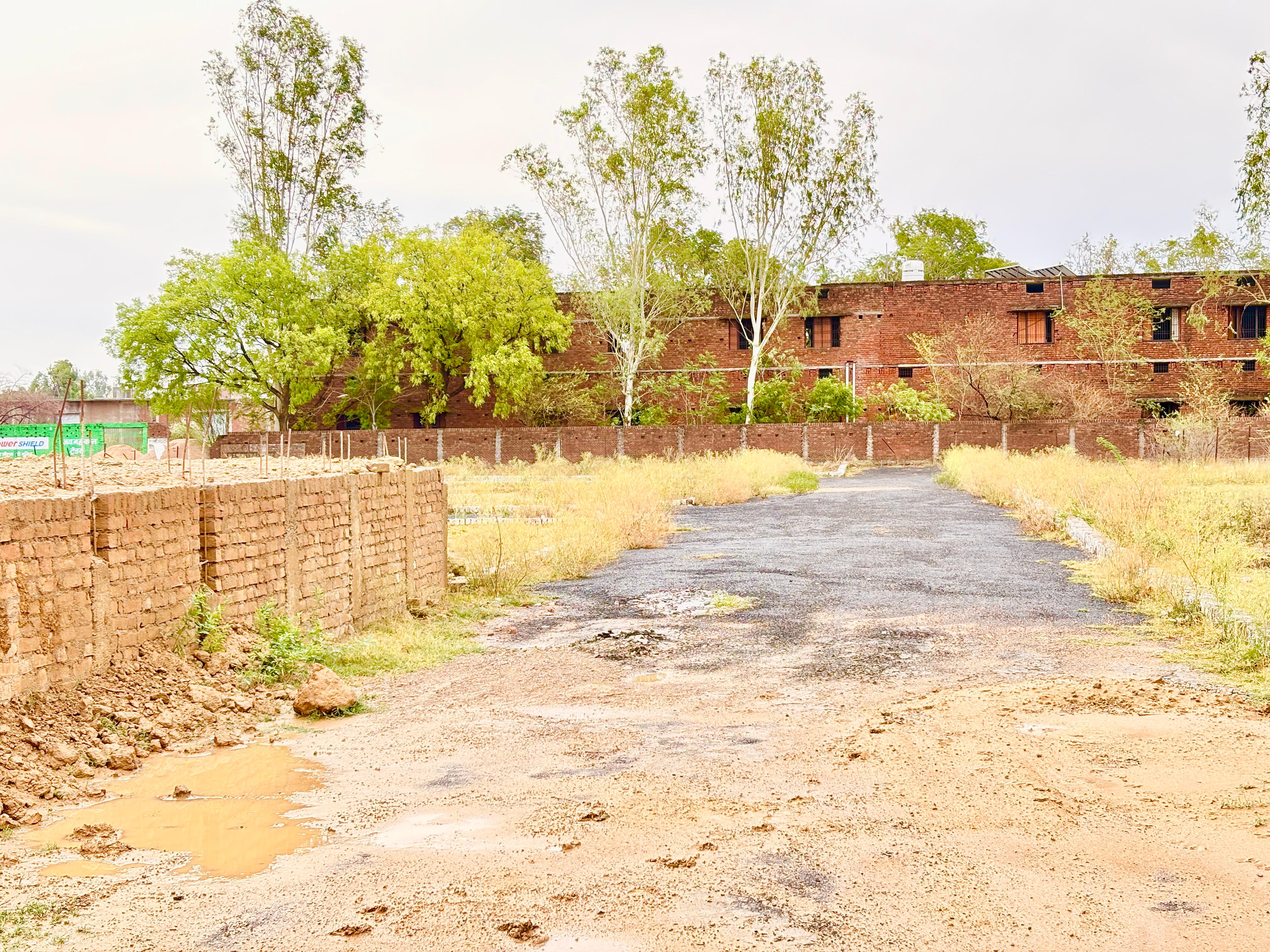 सेक्रेड हार्ट स्कूल के नज़दीक प्राइम प्लॉट उपलब्ध
